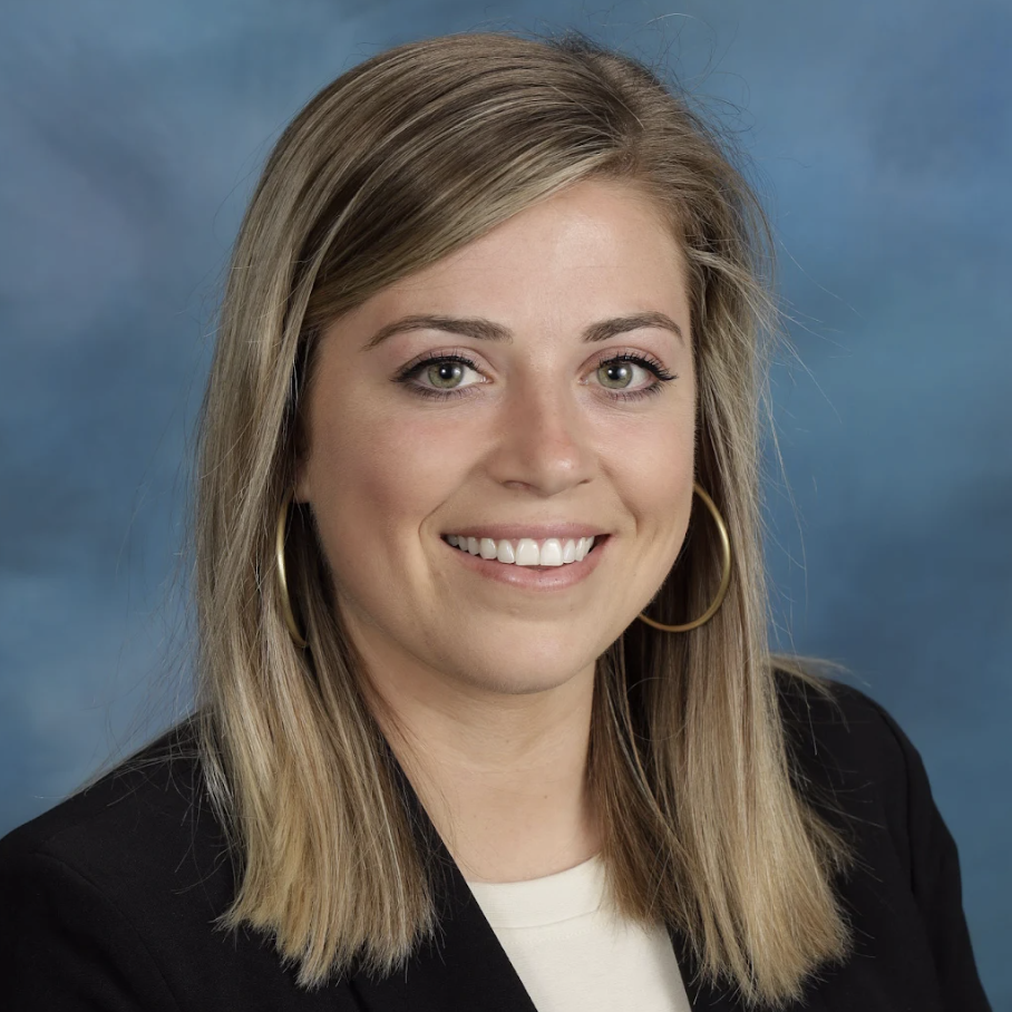  headshot of Caroline Olson